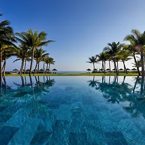 Wyndham Royal Beachfront & 5* Hội An